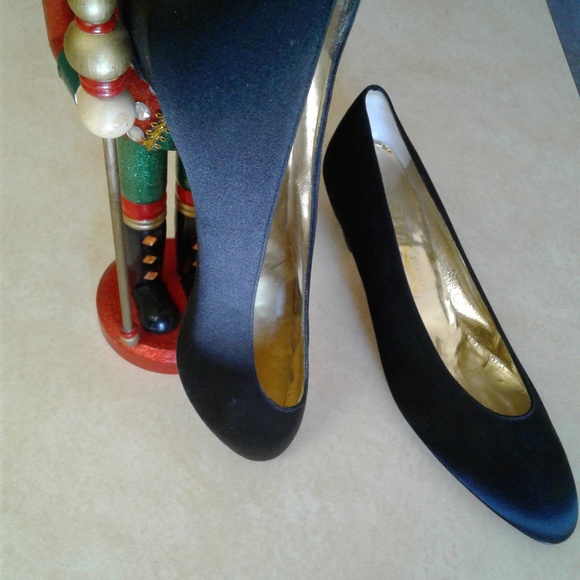 SALVATORE FERAGAMO - Picture 6 of 8